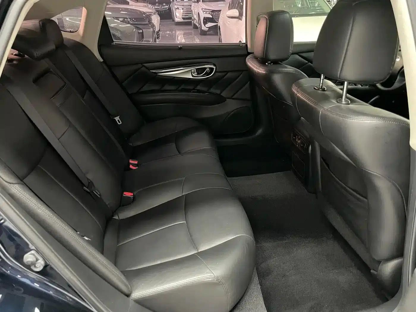 Infiniti Q70 2017 Q70L 2.5L Elite Edition — миниатюра 18