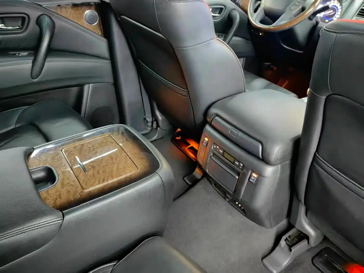 Infiniti QX80 2016 5.6L 4WD — миниатюра 11
