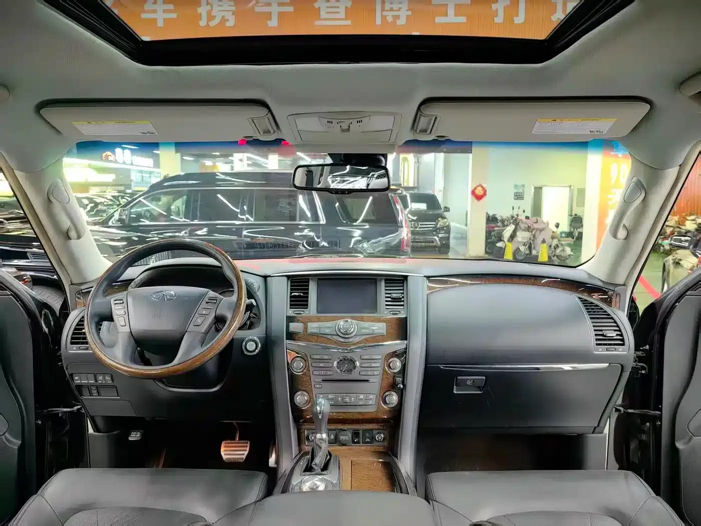 Infiniti QX80 2016 5.6L 4WD — миниатюра 4