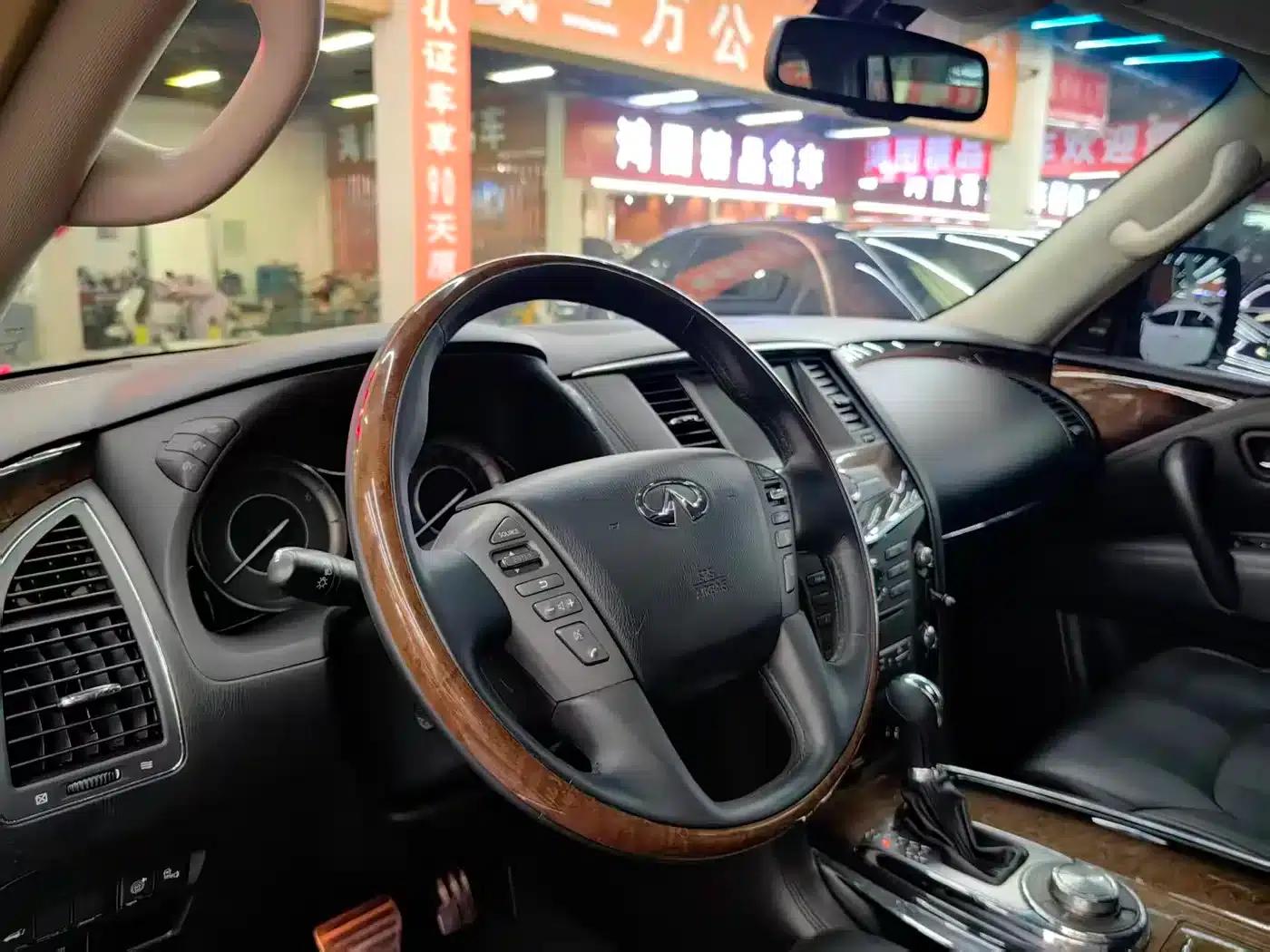 Infiniti QX80 2016 5.6L 4WD — миниатюра 6