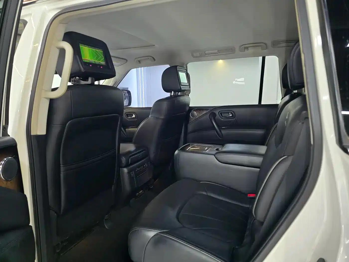 Infiniti QX80 2013 5.6L 4WD — миниатюра 9