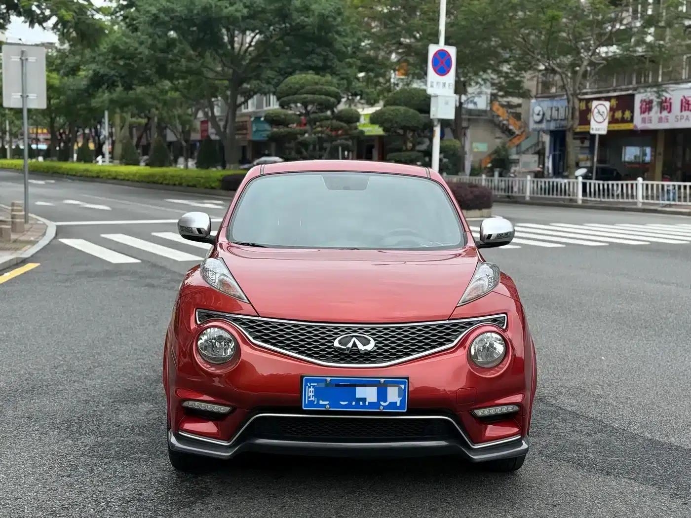 Infiniti ESQ 2014 1.6L Sporty Edition — миниатюра 2