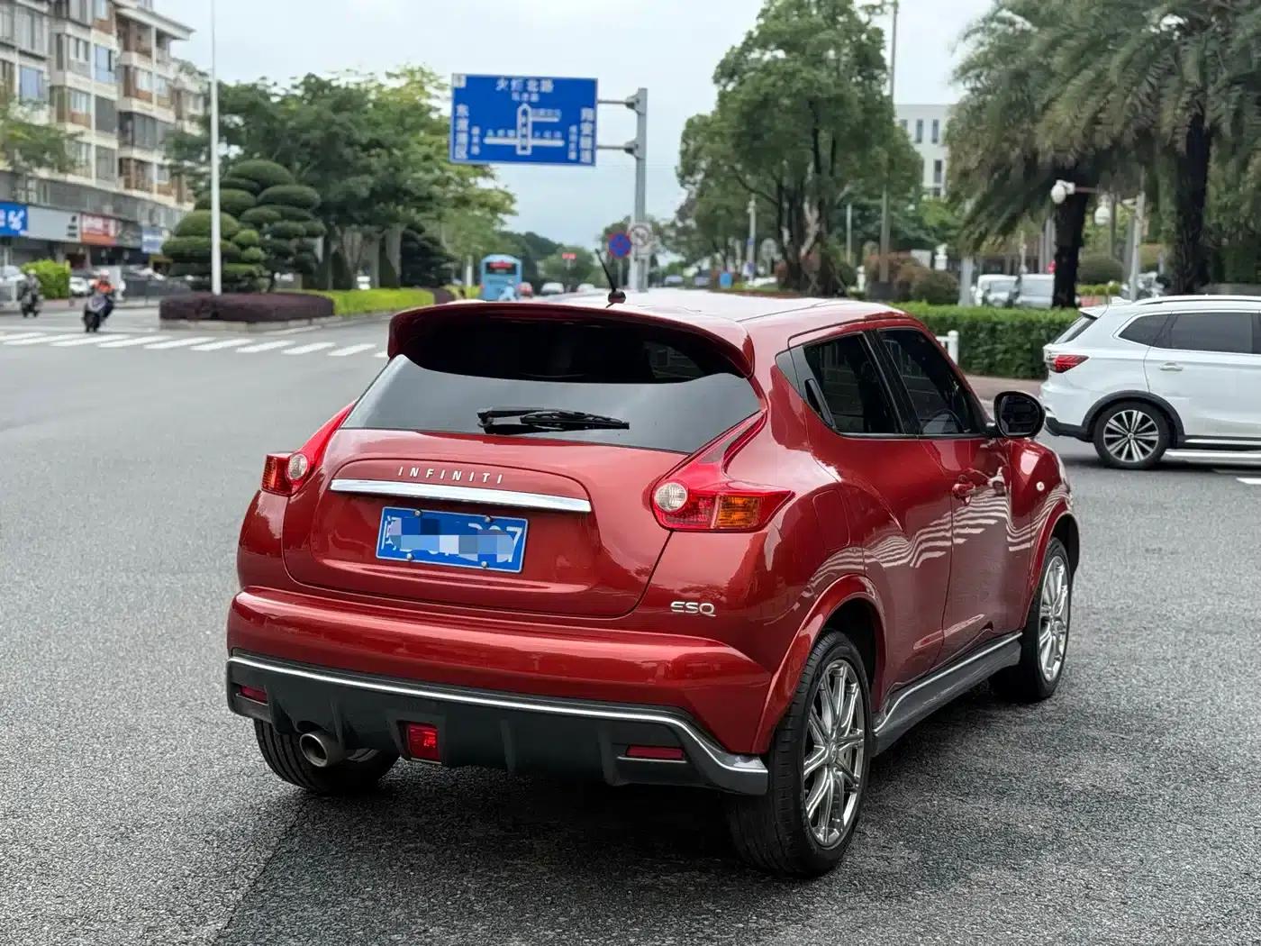 Infiniti ESQ 2014 1.6L Sporty Edition — миниатюра 7