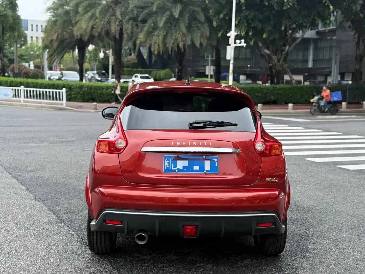 Infiniti ESQ 2014 1.6L Sporty Edition — миниатюра 8