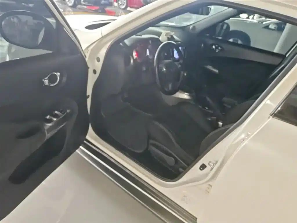 Infiniti ESQ 2014 1.6L Sporty Edition — миниатюра 16