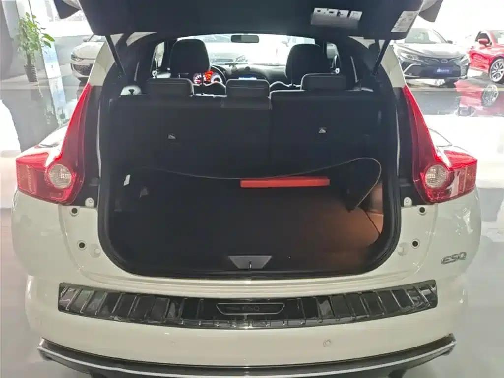 Infiniti ESQ 2014 1.6L Sporty Edition — миниатюра 19