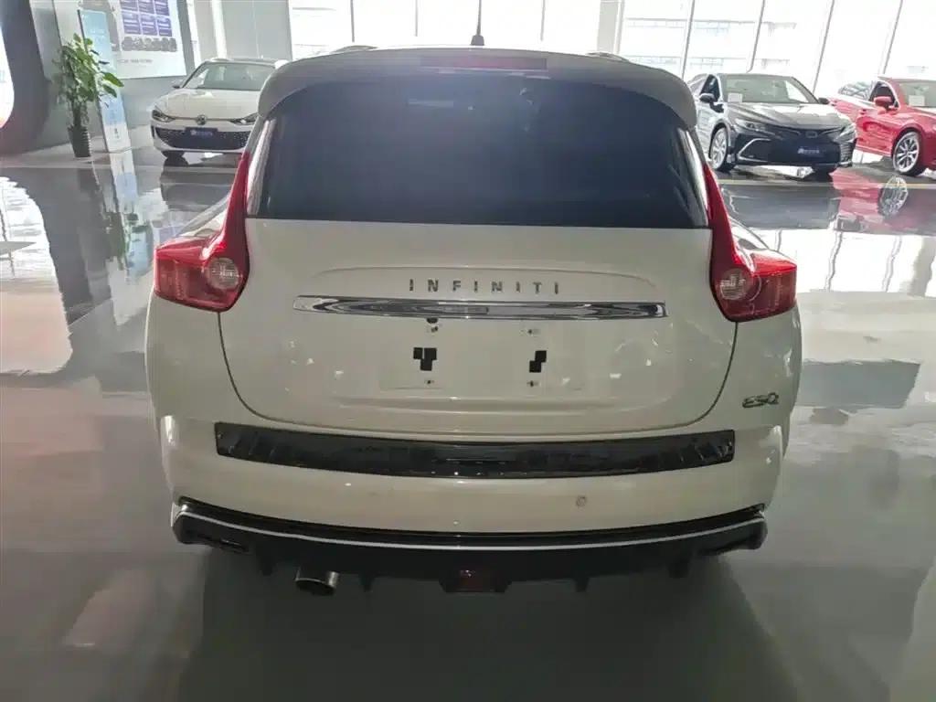 Infiniti ESQ 2014 1.6L Sporty Edition — миниатюра 6