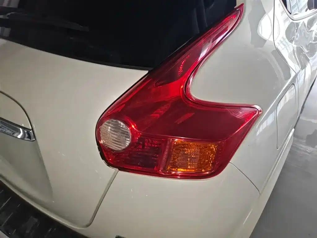 Infiniti ESQ 2014 1.6L Sporty Edition — миниатюра 8