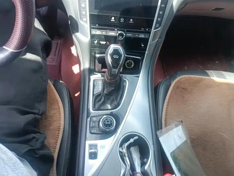 Infiniti Q60 2019 2.0T Luxury Edition — миниатюра 16