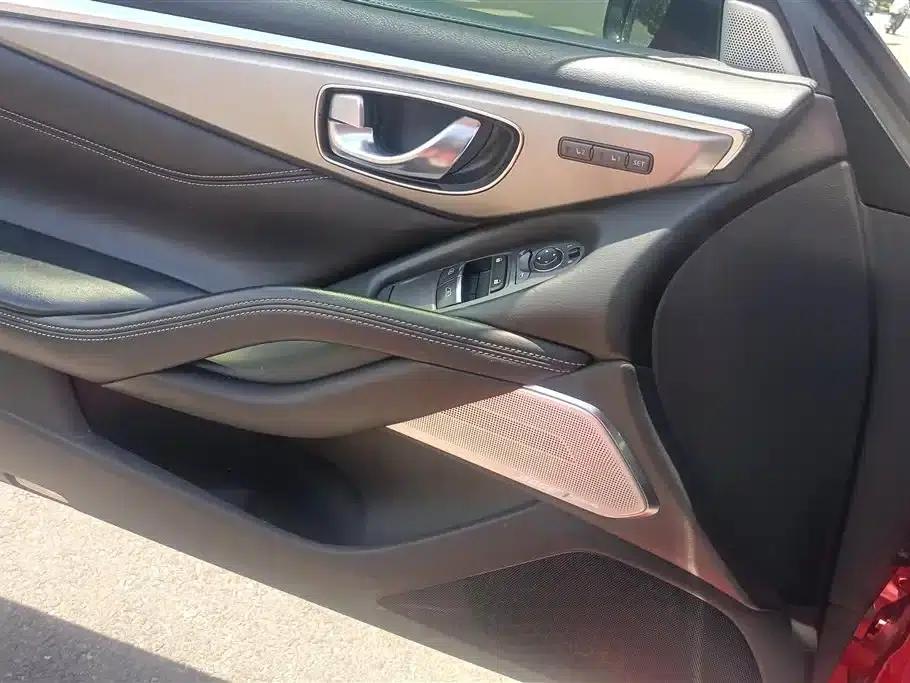 Infiniti Q60 2019 2.0T Luxury Edition — миниатюра 7