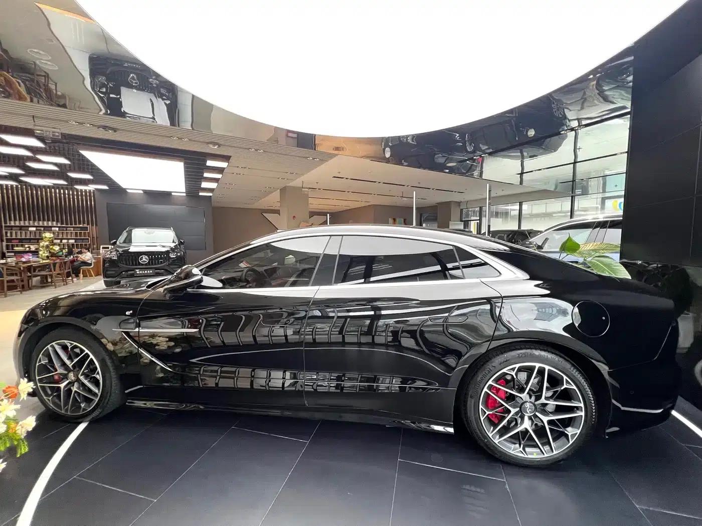 Looking up at the U7 2025 PHEV five-seater luxury edition — миниатюра 3