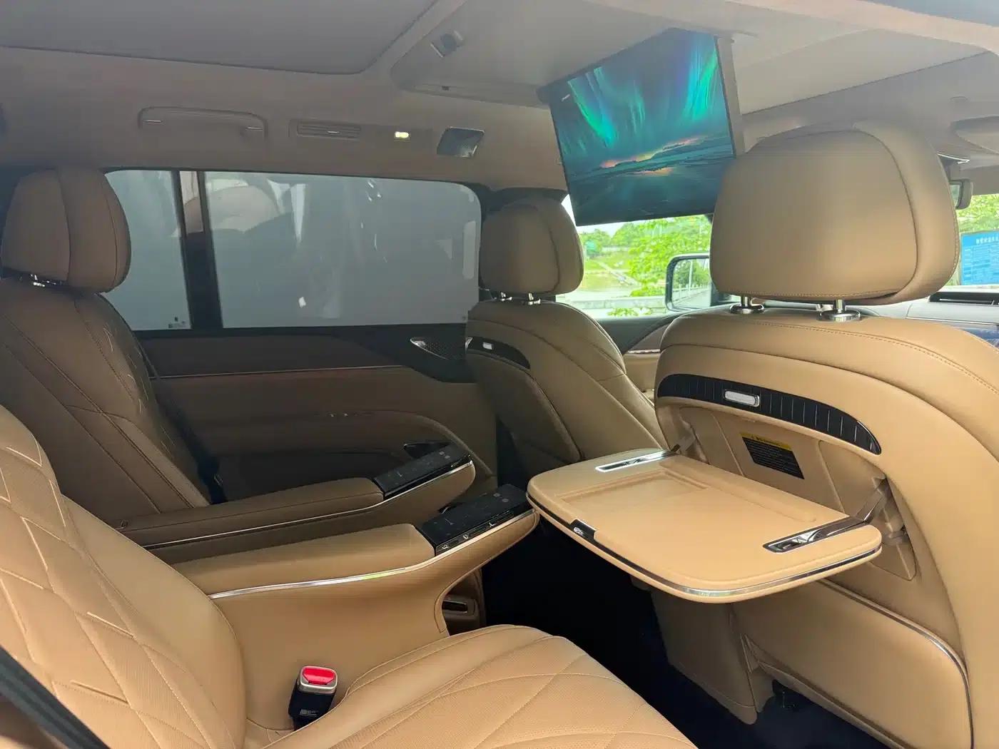 Looking up at the U8 L 2025 Dingshi Edition — миниатюра 12