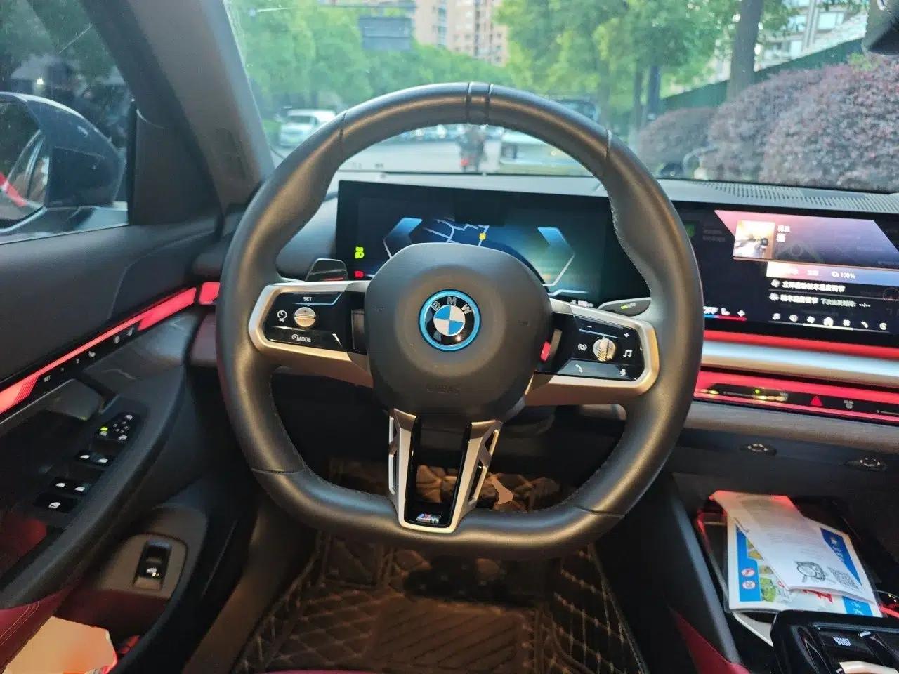 BMW i5 2024 eDrive 35L M Sport Package — миниатюра 11