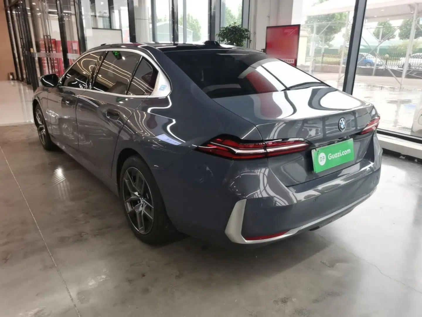 BMW i5 2024 eDrive 35L Prestige Luxury Package — миниатюра 4