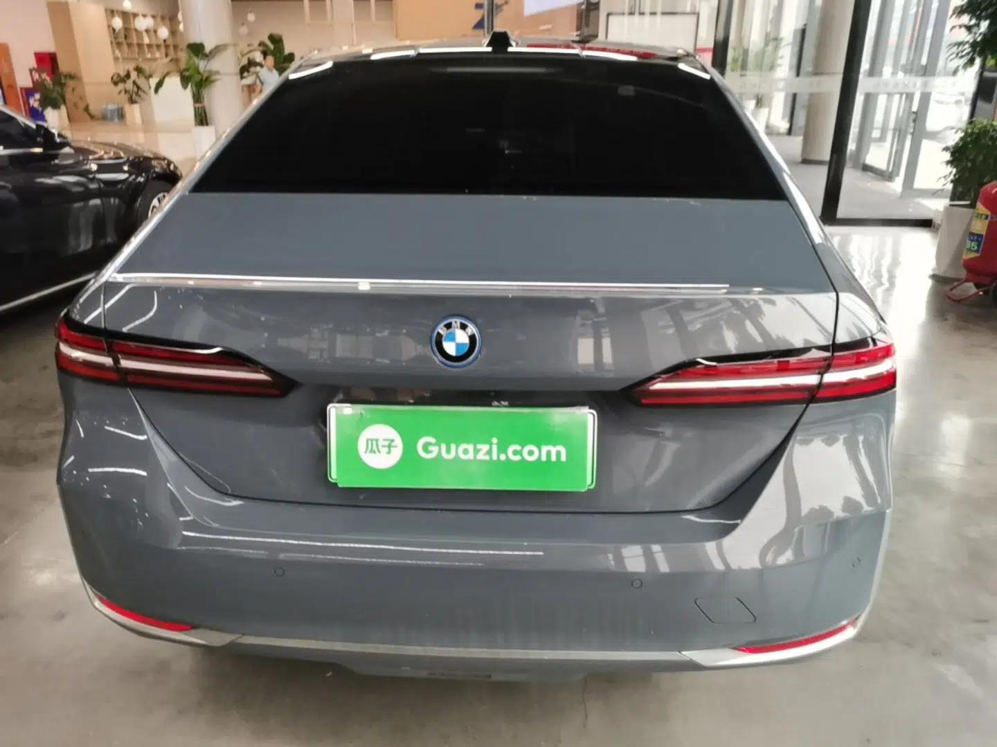 BMW i5 2024 eDrive 35L Prestige Luxury Package — миниатюра 5