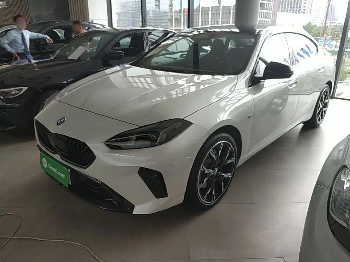 BMW 2 Series 2025 225L M Sport Night Edition Package — миниатюра 1