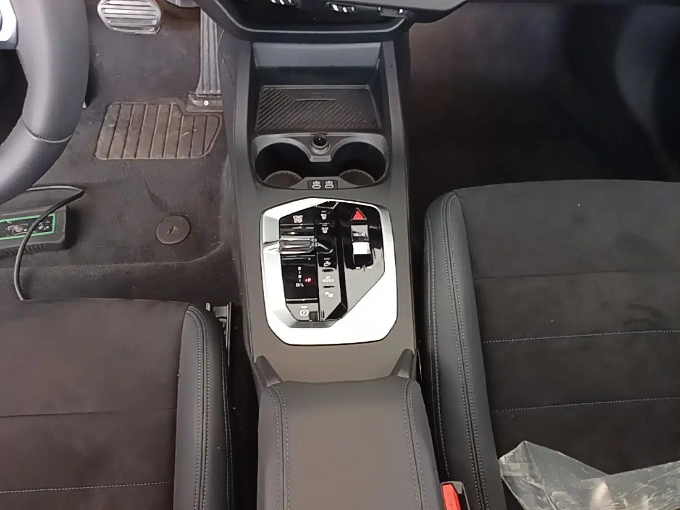 BMW 2 Series 2025 225L M Sport Night Edition Package — миниатюра 17