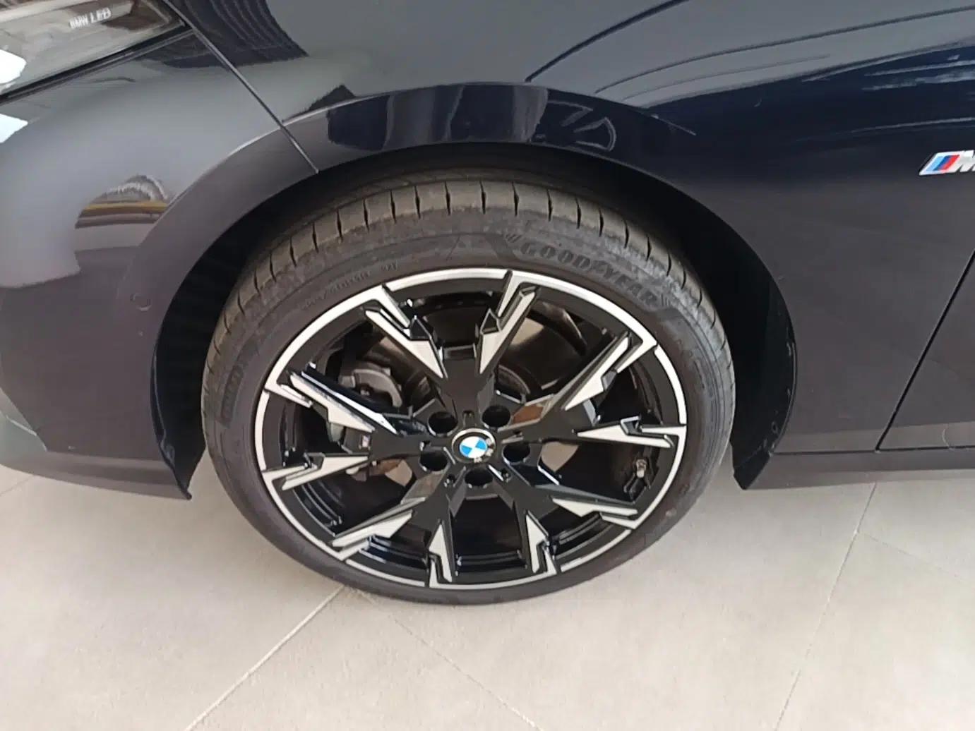 BMW 2 Series 2025 225L M Sport Night Edition Package — миниатюра 8