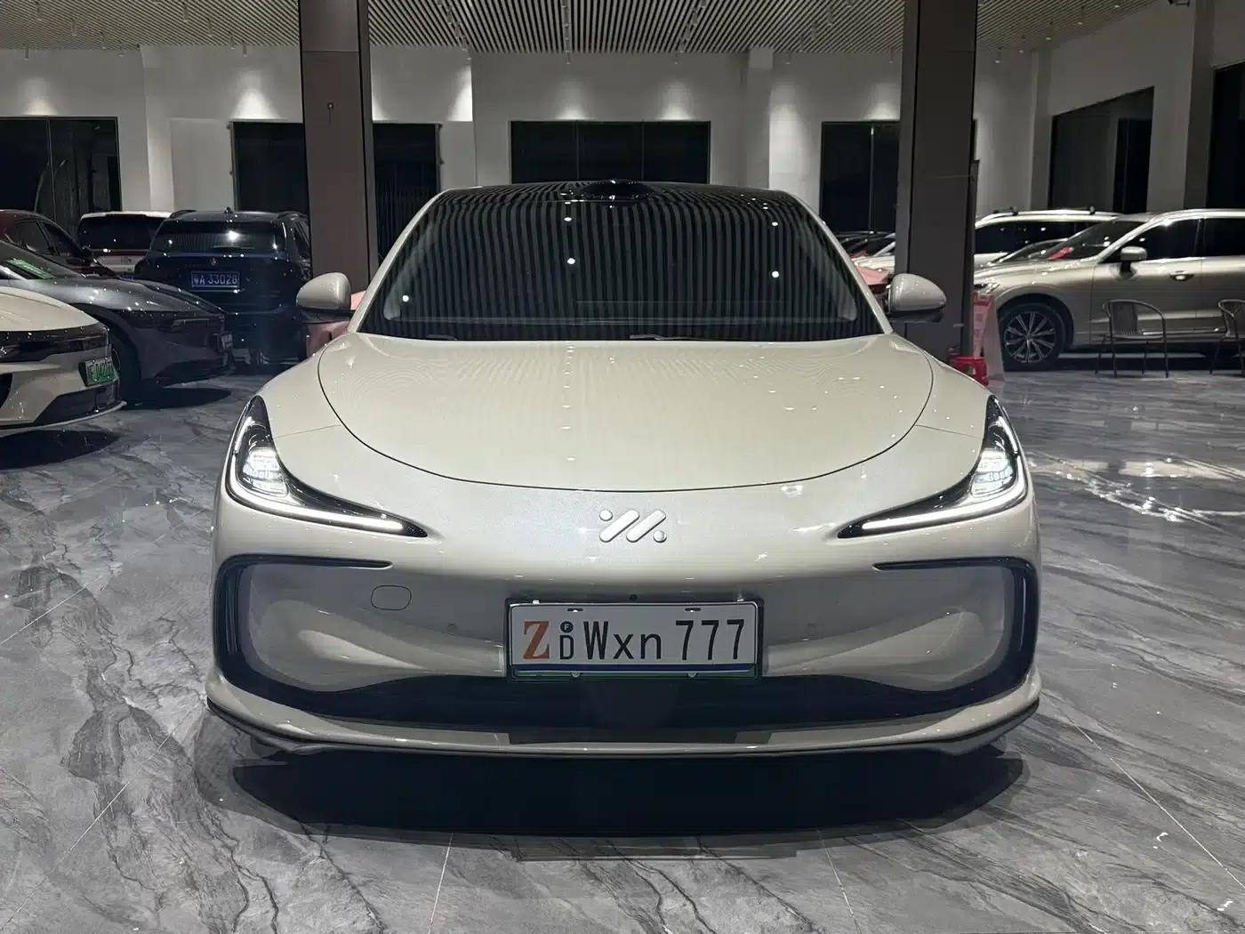 Zhiji L6 2024 Max Standard Edition — миниатюра 2