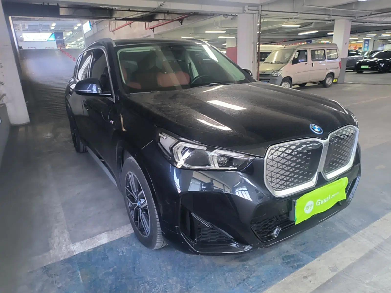 BMW iX1 2023 eDrive25L M Sport Package — миниатюра 3
