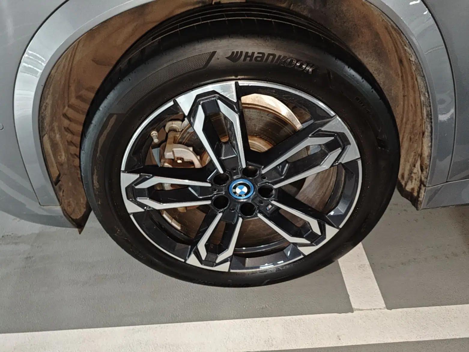 BMW iX1 2023 xDrive30L X Design Package — миниатюра 9