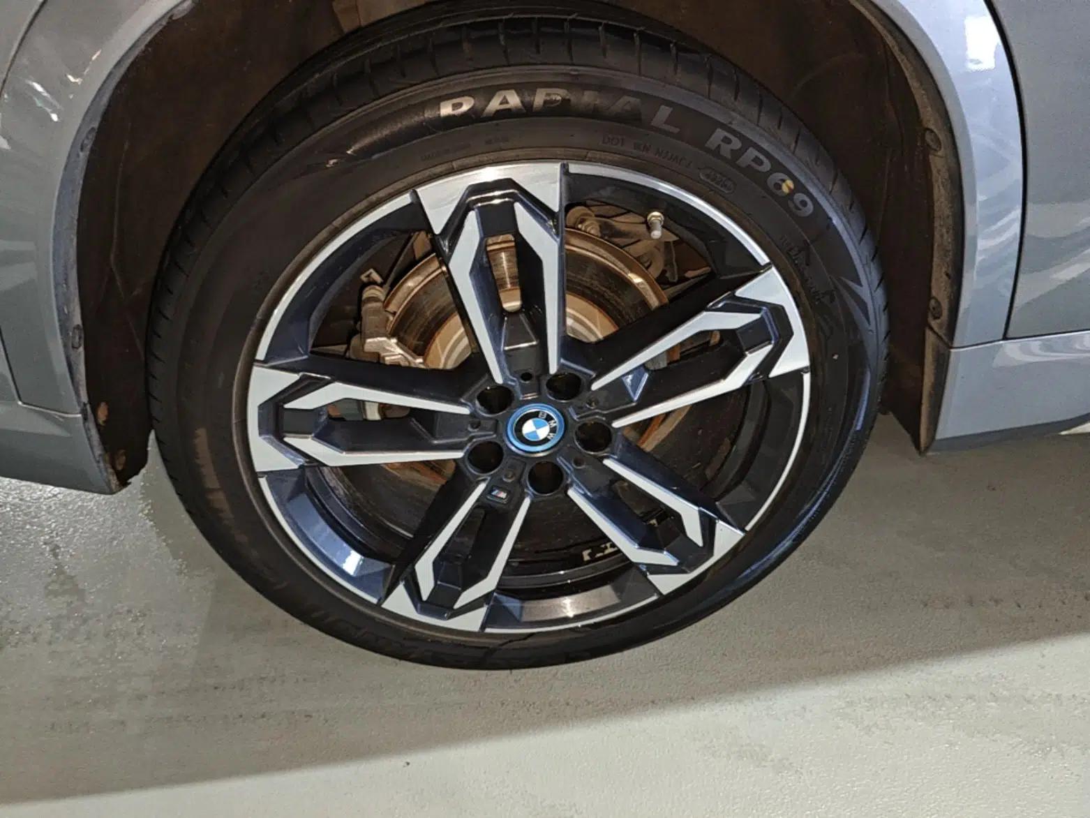 BMW iX1 2023 xDrive30L X Design Package — миниатюра 10