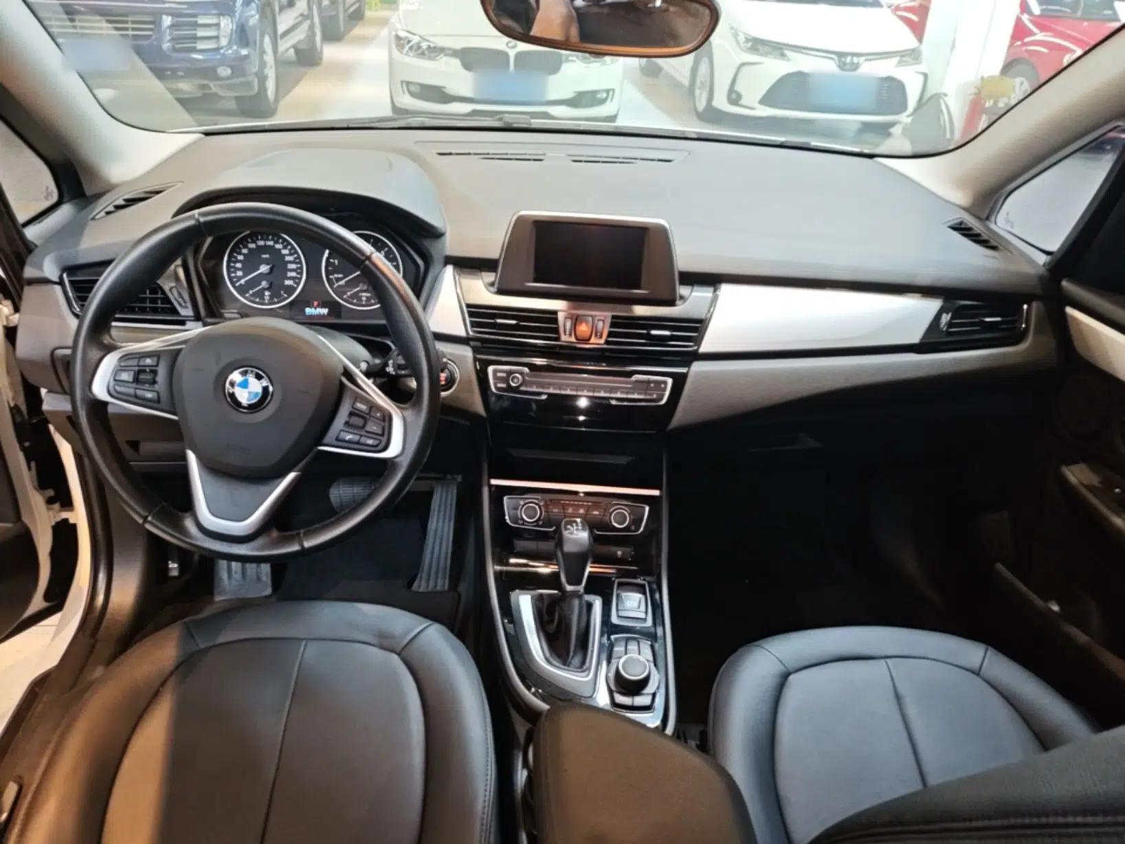 BMW 2 Series Active Tourer 2016 218i Fashion Model — миниатюра 13