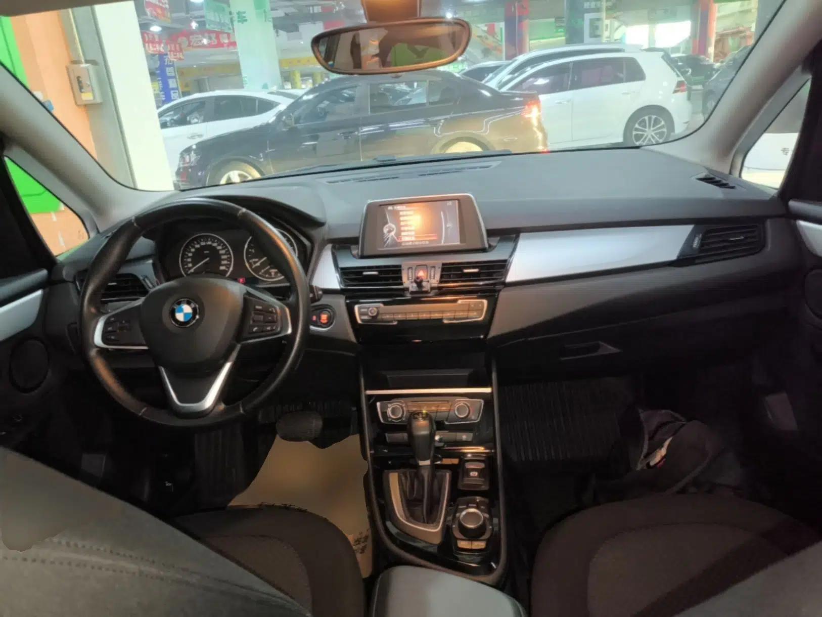 BMW 2 Series Active Tourer 2016 218i Fashion Model — миниатюра 13