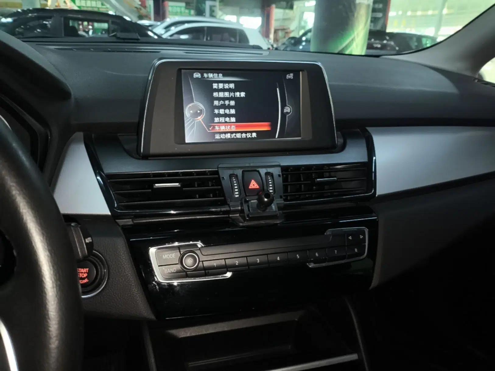 BMW 2 Series Active Tourer 2016 218i Fashion Model — миниатюра 16