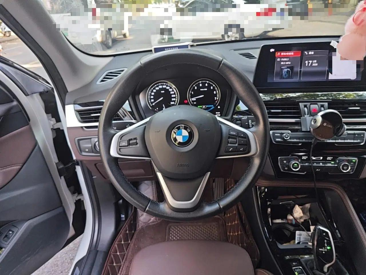 BMW X1 New Energy 2020 xDrive30Le Premium Edition — миниатюра 11