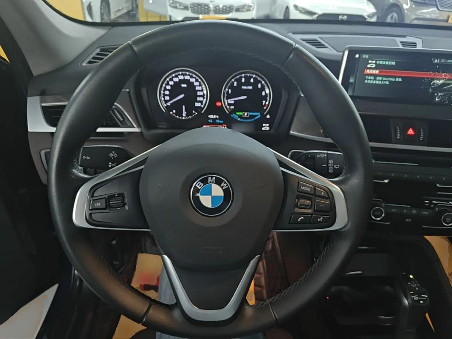 BMW X1 New Energy 2019 xDrive25Le Mileage Upgrade Version — миниатюра 14