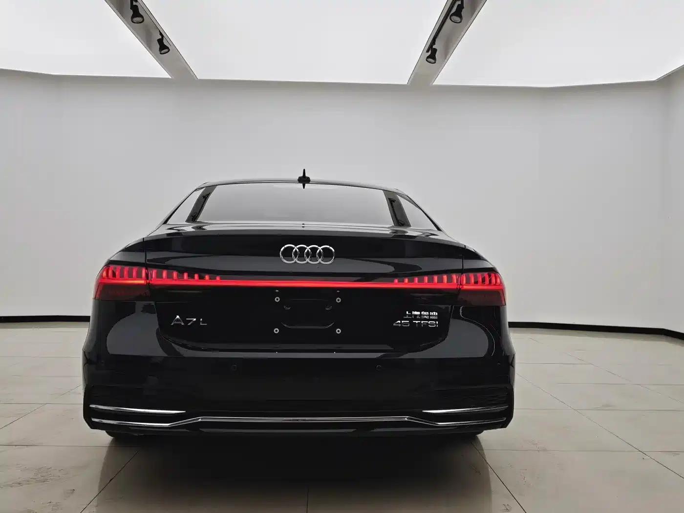 Audi A7L 2024 45TFSI S-line Dream Edition Crystal Package — миниатюра 18