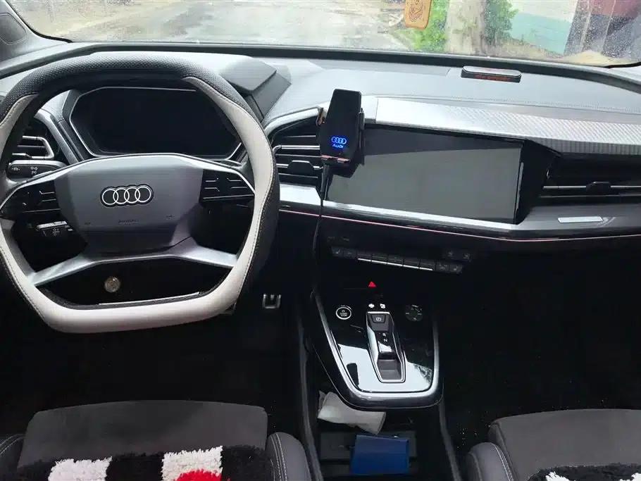 Audi Q4 e-tron 2023 Model 40 e-tron Trailblazer — миниатюра 12