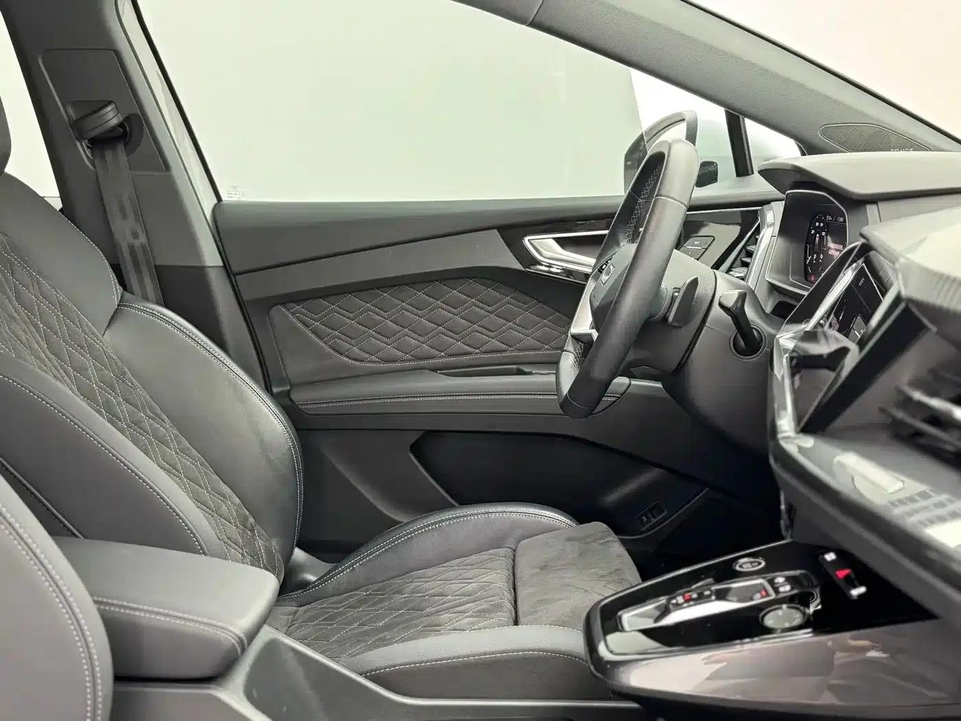Audi Q4 e-tron 2023 50 e-tron quattro Premium Edition — миниатюра 14