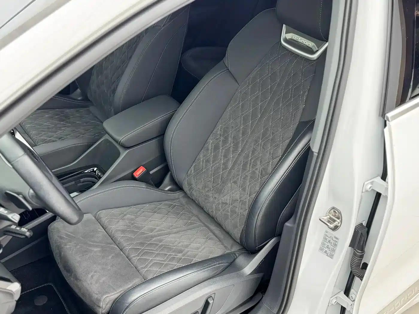 Audi Q4 e-tron 2023 50 e-tron quattro Premium Edition — миниатюра 17