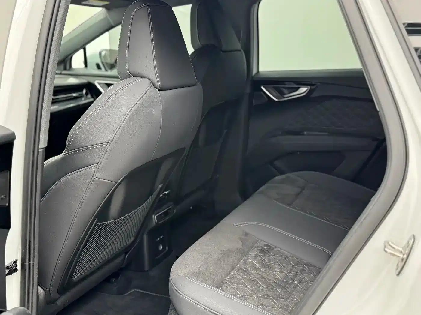 Audi Q4 e-tron 2023 50 e-tron quattro Premium Edition — миниатюра 18