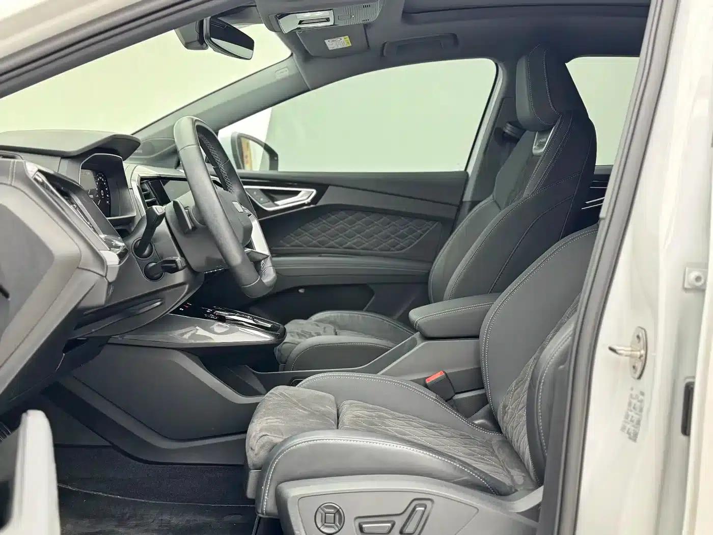 Audi Q4 e-tron 2023 50 e-tron quattro Premium Edition — миниатюра 5