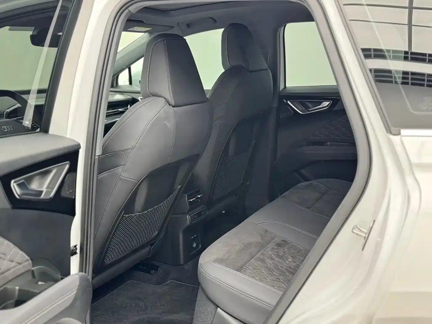 Audi Q4 e-tron 2023 50 e-tron quattro Premium Edition — миниатюра 6