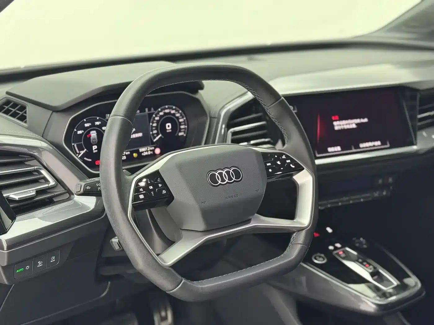 Audi Q4 e-tron 2023 50 e-tron quattro Premium Edition — миниатюра 9