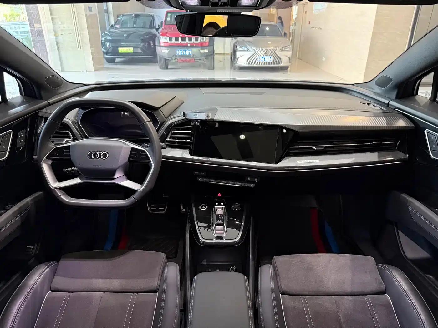 Audi Q4 e-tron 2023 Model 40 e-tron Trailblazer Night Edition — миниатюра 14