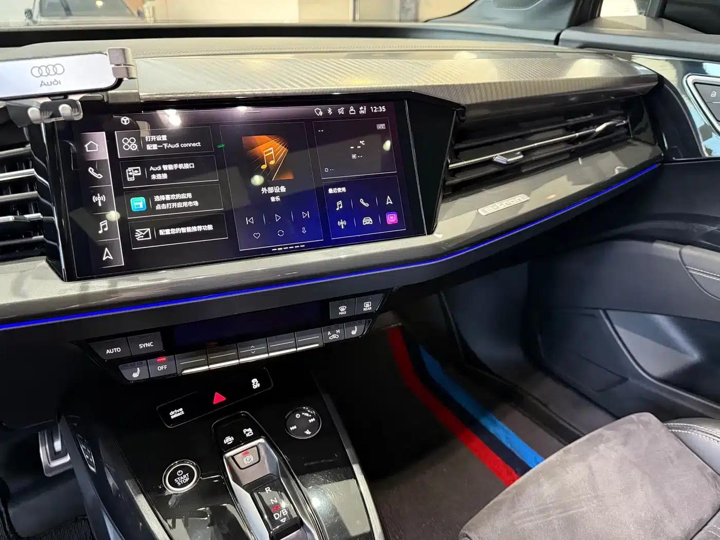 Audi Q4 e-tron 2023 Model 40 e-tron Trailblazer Night Edition — миниатюра 8