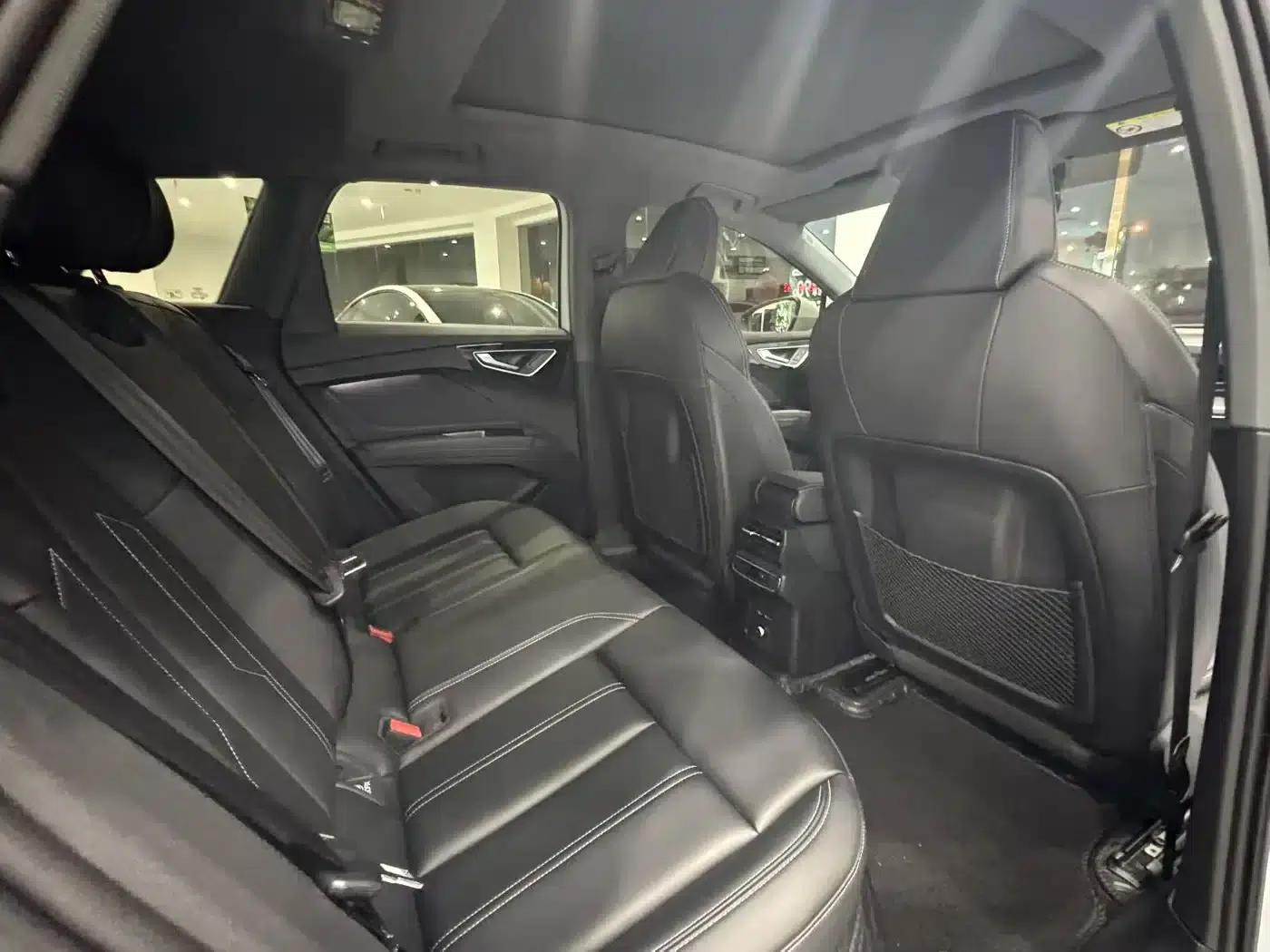 Audi Q4 e-tron 2024 Model 40 e-tron Adventure Edition — миниатюра 5