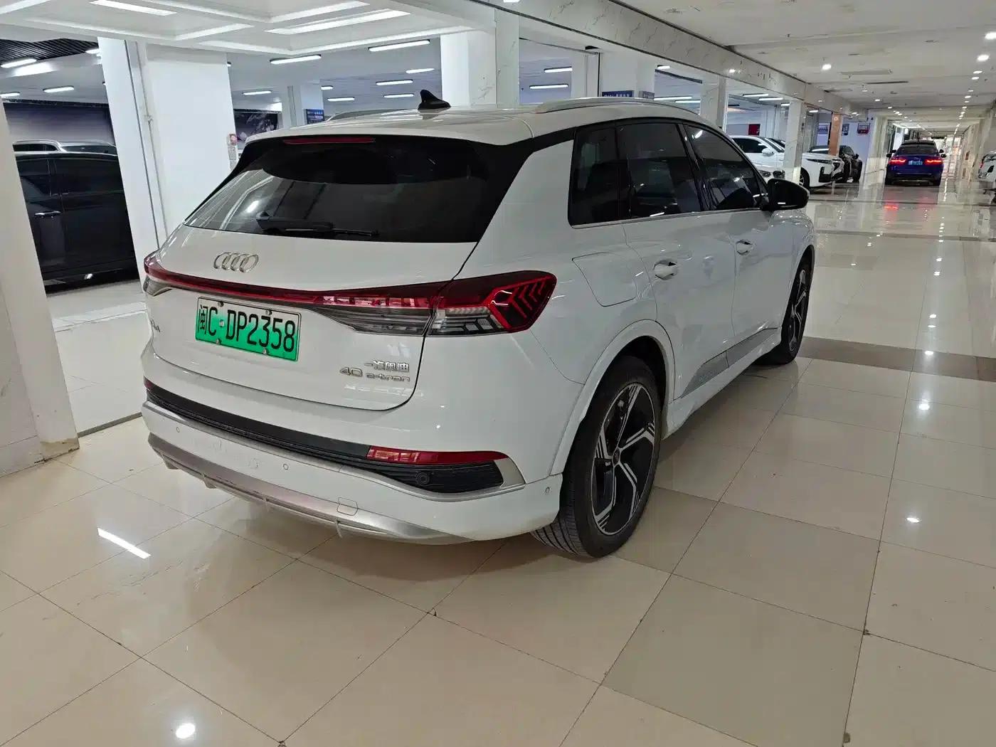 Audi Q4 e-tron 2022 40 e-tron First Edition — миниатюра 18