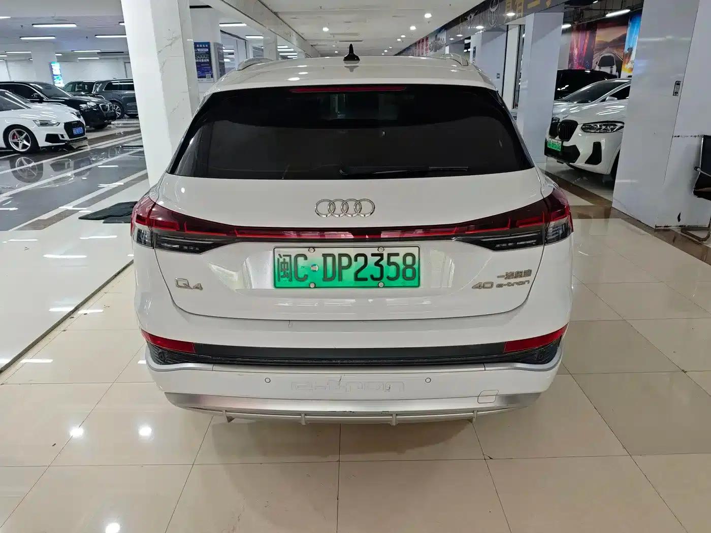 Audi Q4 e-tron 2022 40 e-tron First Edition — миниатюра 8