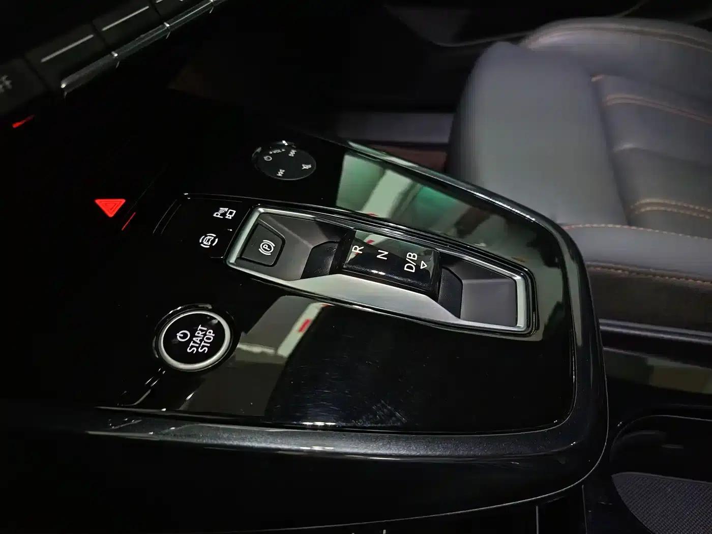 Audi Q4 e-tron 2023 Model 40 e-tron Trailblazer — миниатюра 13