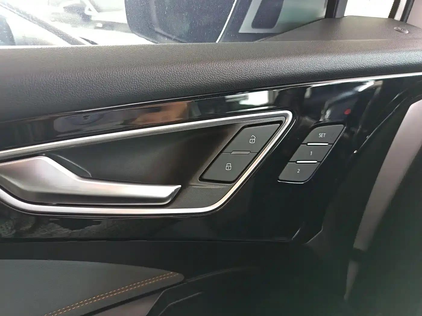 Audi Q4 e-tron 2023 Model 40 e-tron Trailblazer — миниатюра 14