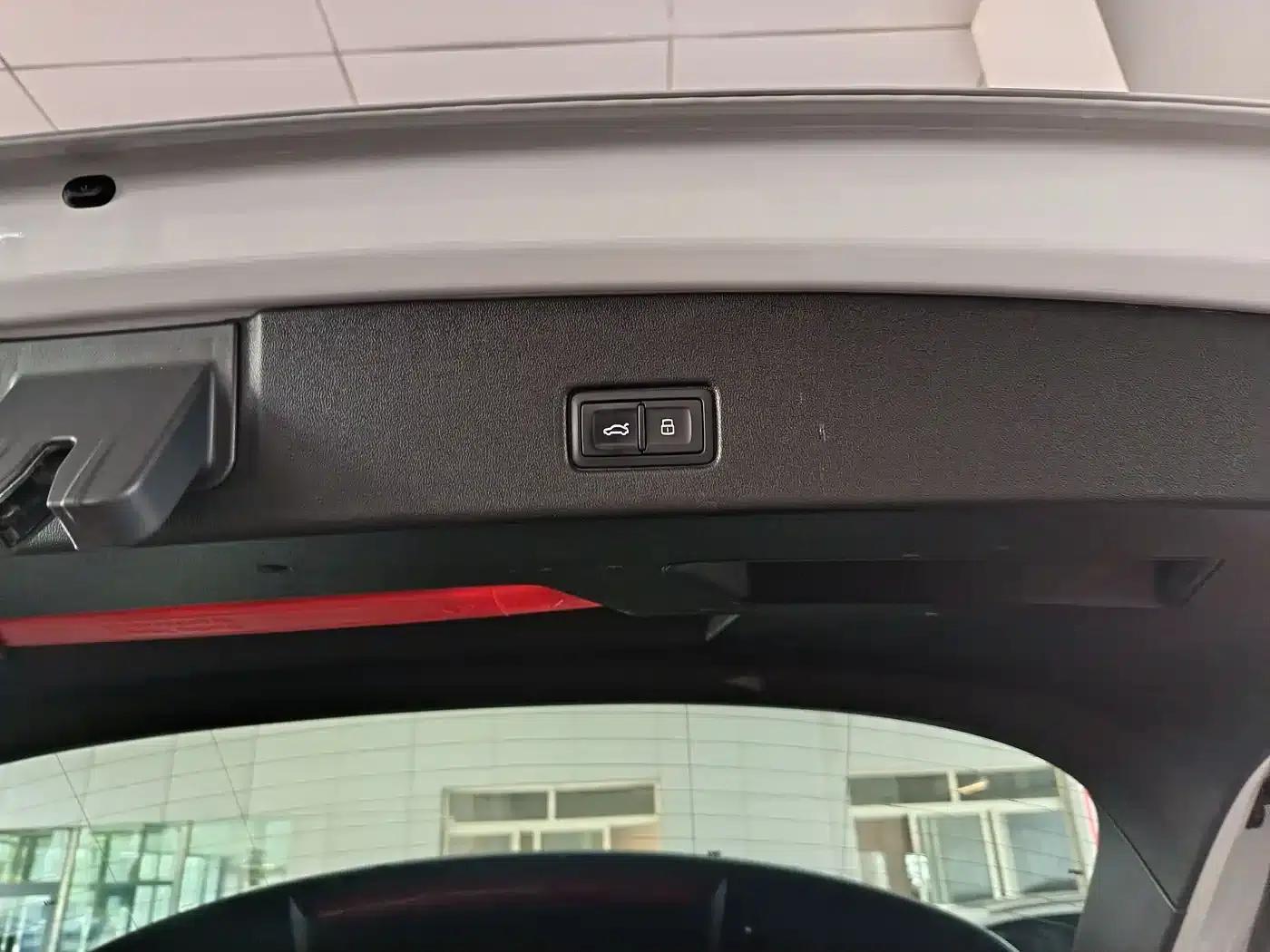 Audi Q4 e-tron 2023 Model 40 e-tron Trailblazer — миниатюра 19