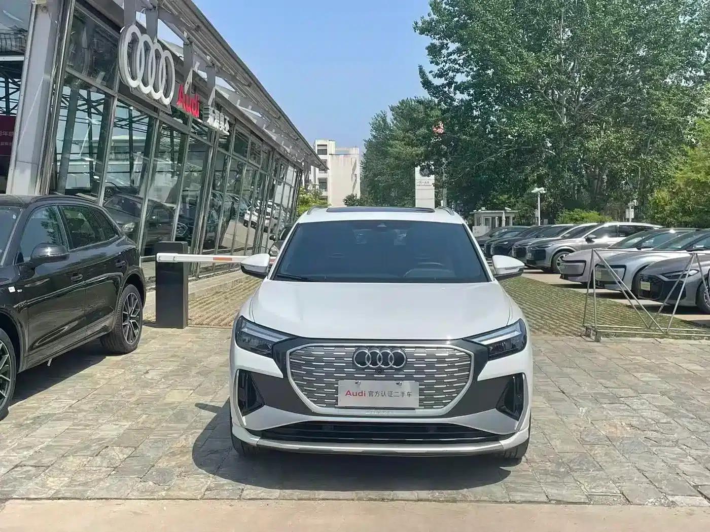 Audi Q4 e-tron 2023 Model 40 e-tron Trailblazer — миниатюра 3