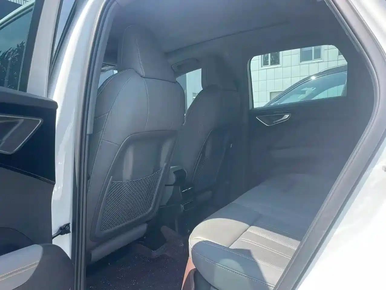Audi Q4 e-tron 2023 Model 40 e-tron Trailblazer — миниатюра 6
