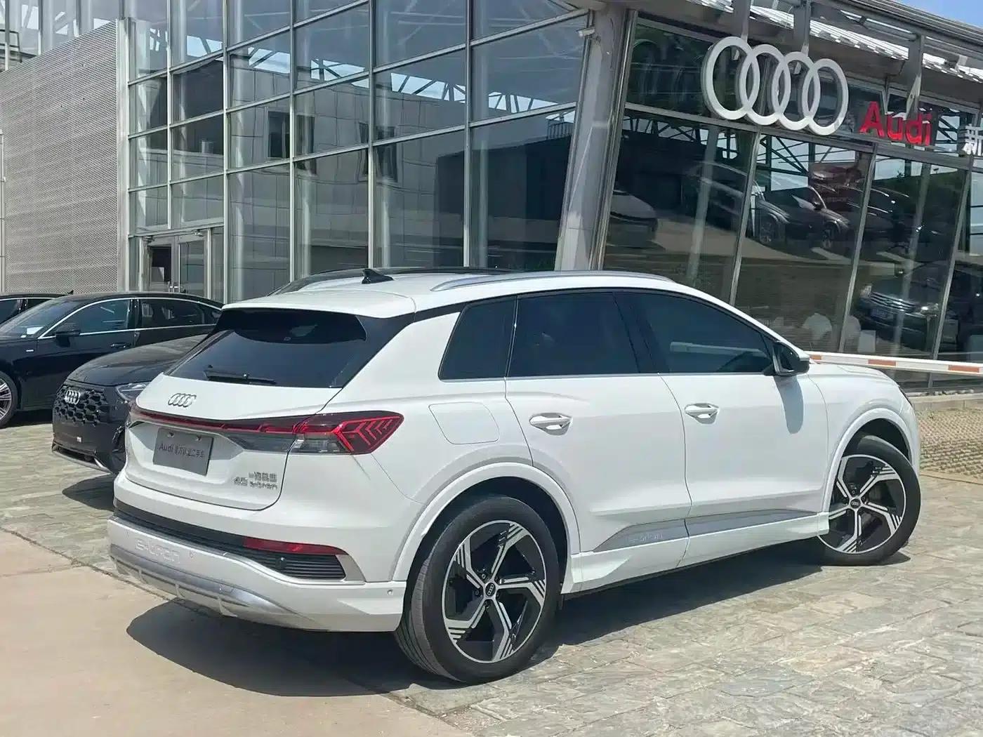 Audi Q4 e-tron 2023 Model 40 e-tron Trailblazer — миниатюра 7